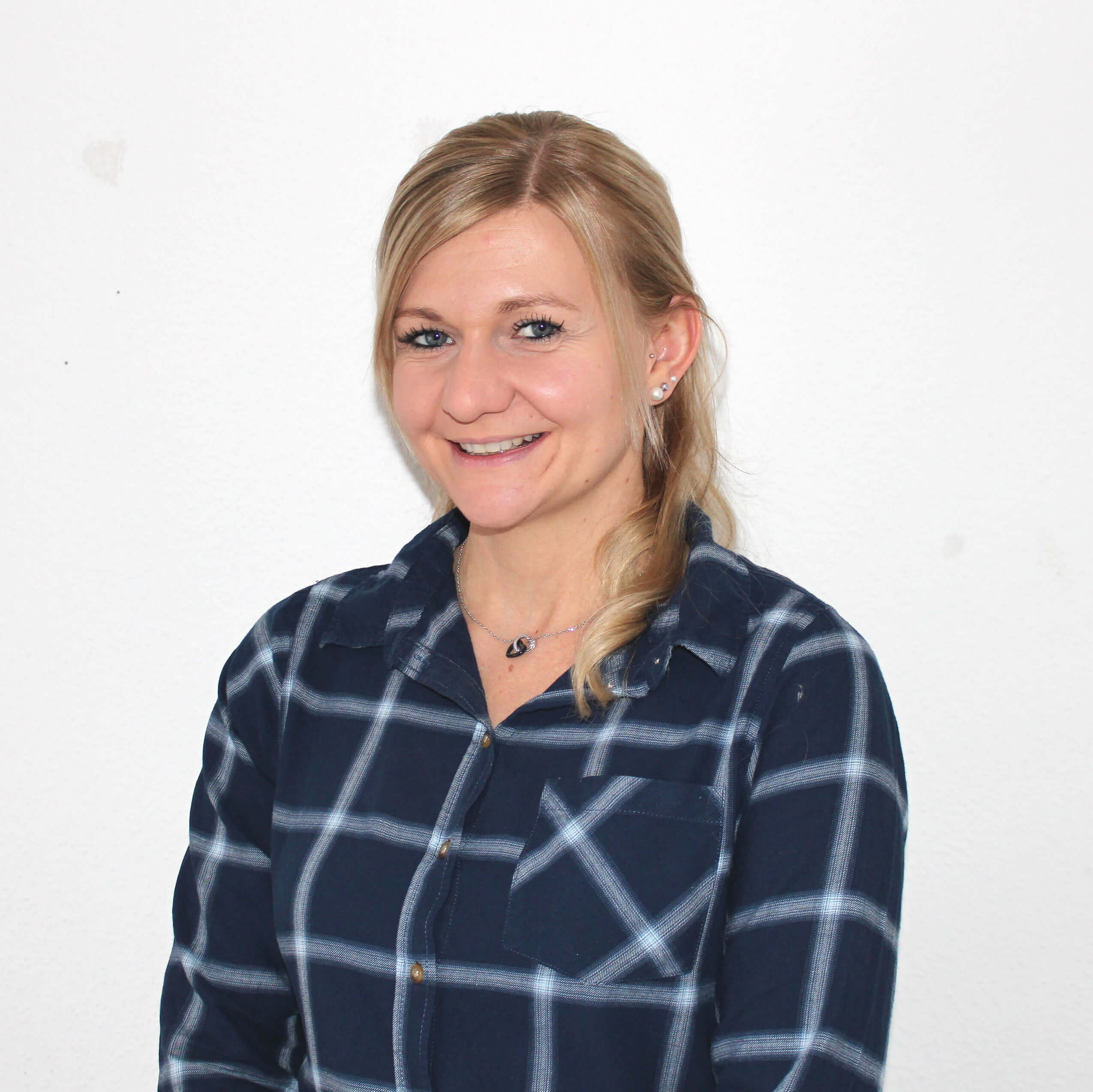 https://stage.haar-werk.ch/wp-content/uploads/2021/01/Anina-Boeni-2.jpg
