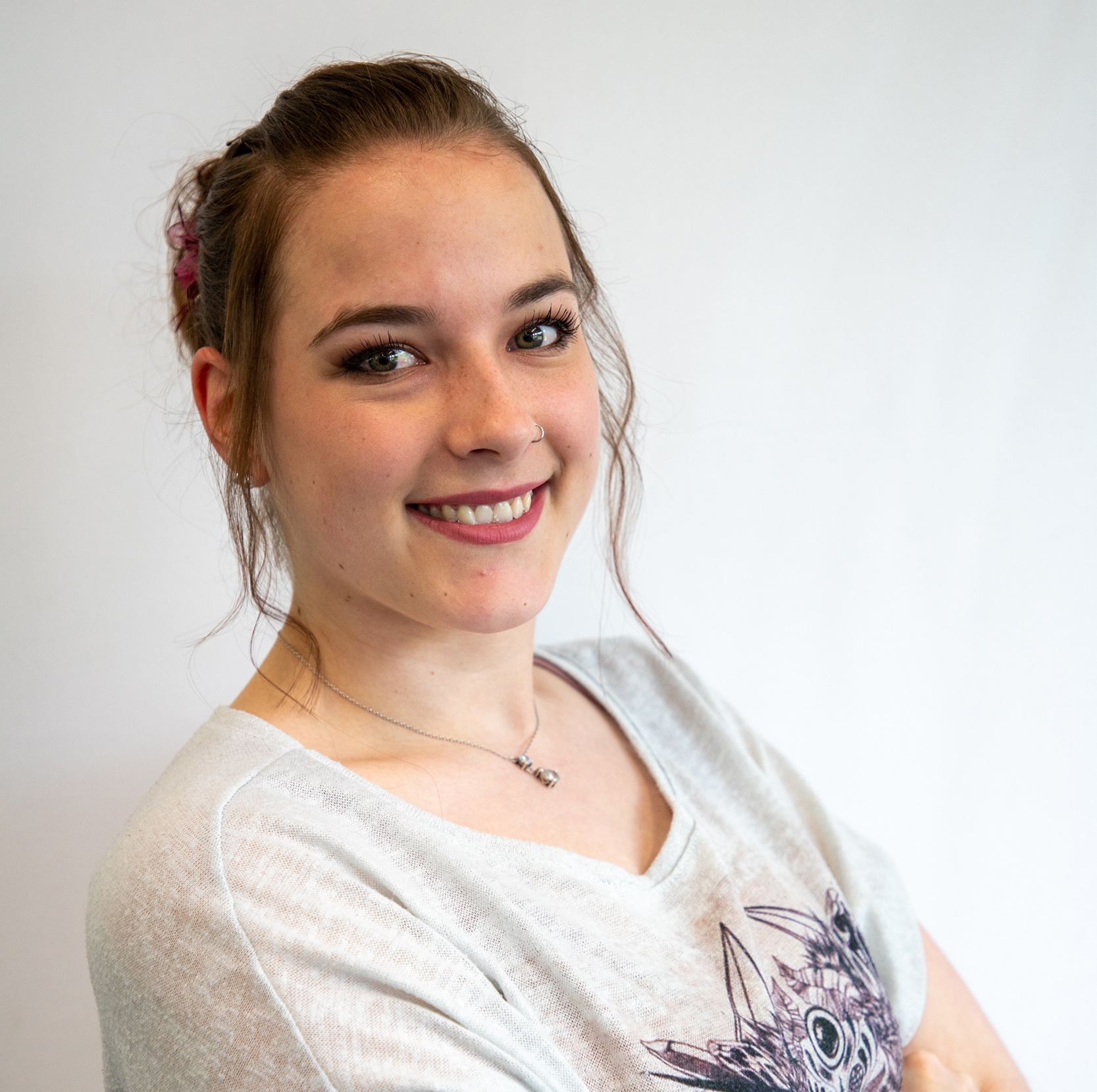 https://stage.haar-werk.ch/wp-content/uploads/2023/09/Bettina-Hari.jpg