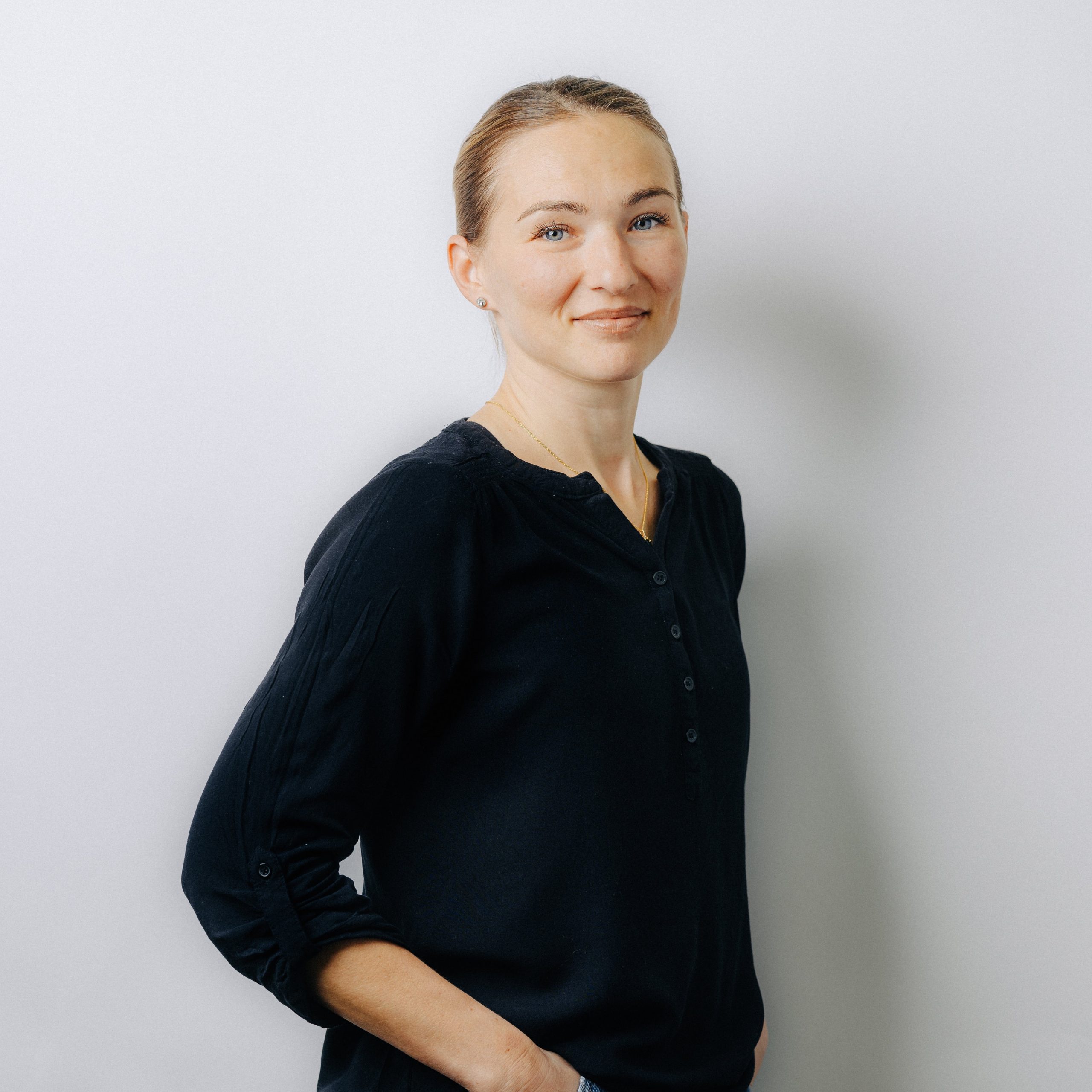 https://stage.haar-werk.ch/wp-content/uploads/2024/01/Inna-Moshchenko-scaled.jpg