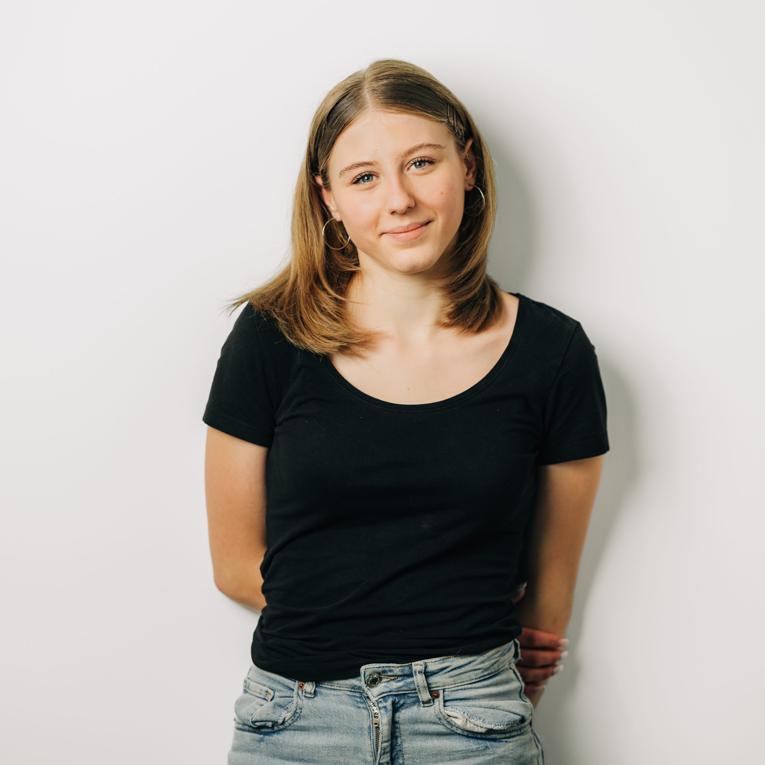 Nadja Willhelm https://stage.haar-werk.ch/wp-content/uploads/2024/10/Nadja-Willhelm-scaled.jpg