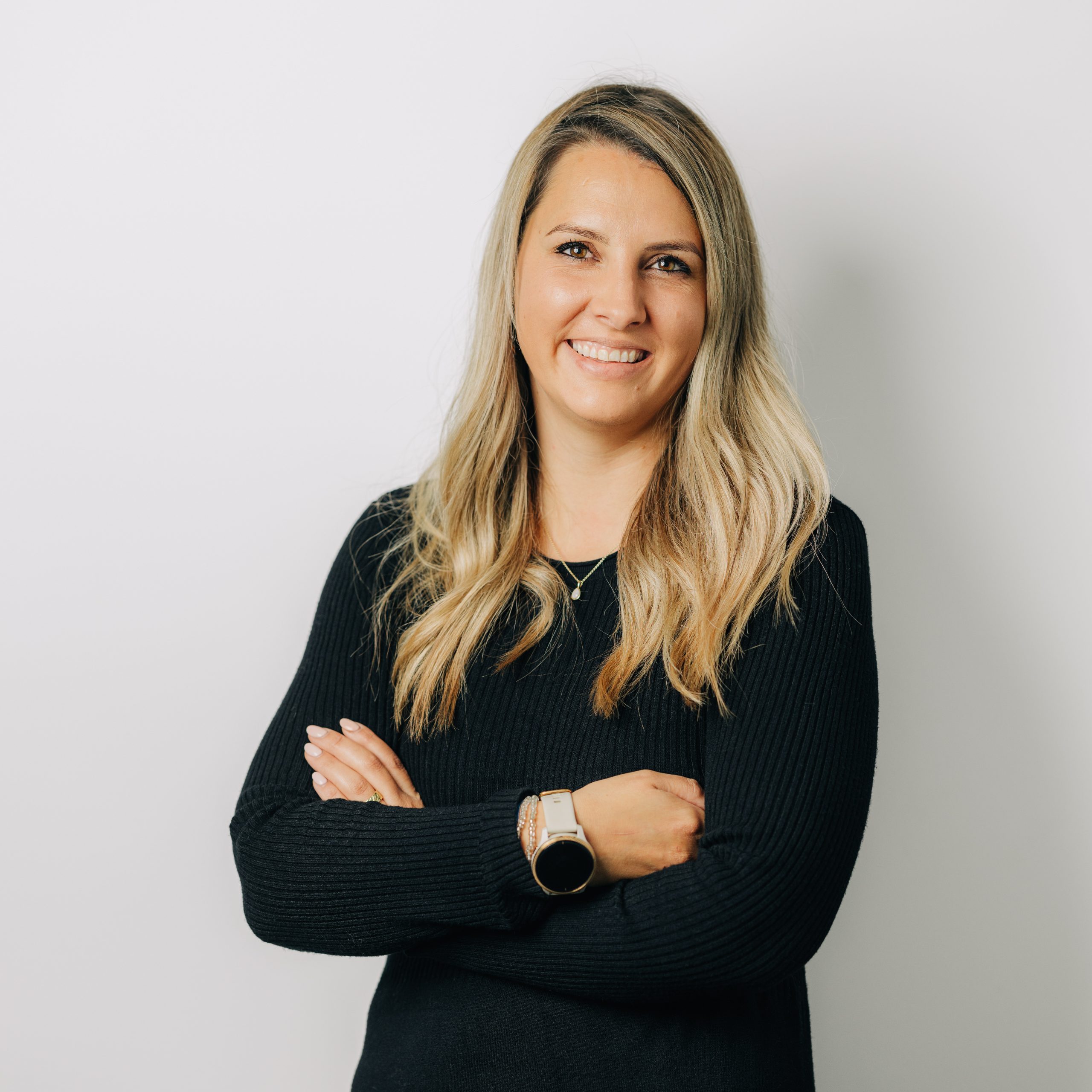 Sina Oesch https://stage.haar-werk.ch/wp-content/uploads/2024/10/Sina-Oesch-scaled.jpg